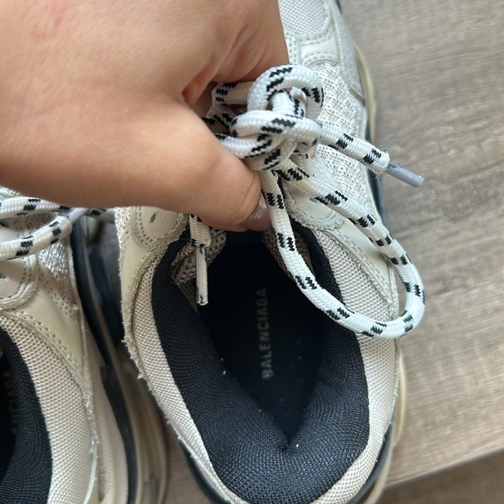 Balenciaga Triple S sneakers - Picture 6 of 6